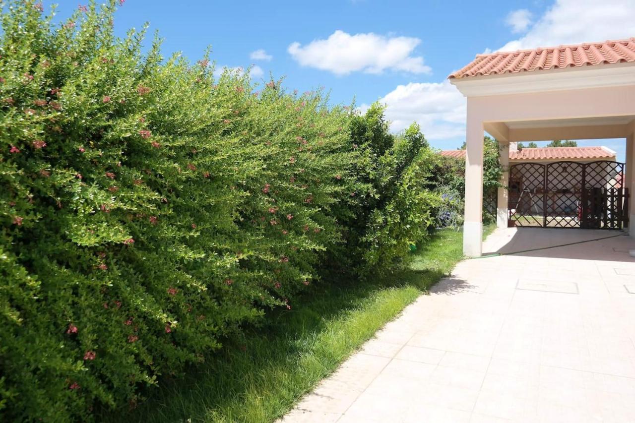 Spacious House In Aldeia Dos Pinheiros With Pool Azeitao Buitenkant foto